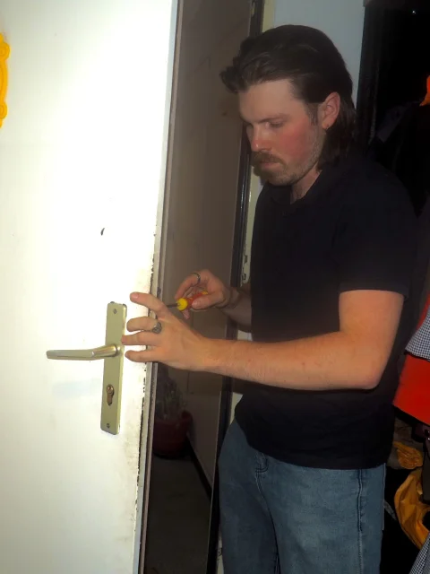 Pose et maintenance en serrurerie, intervention technique, Duvernois Services, Caen et ses alentours